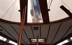 Java Yacht